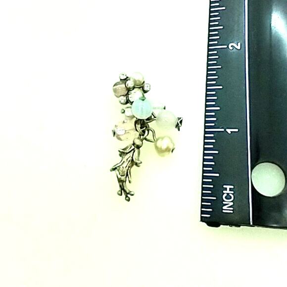 Cluster Earrings White and Peach Beads Pewter Flower Rhinestones Pewter Tone - Picture 4 of 7